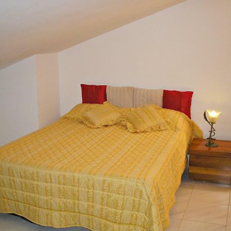 Appartamento Per 4 Persone Acerra 外观 照片