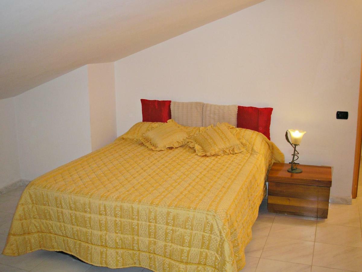 Appartamento Per 4 Persone Acerra 外观 照片